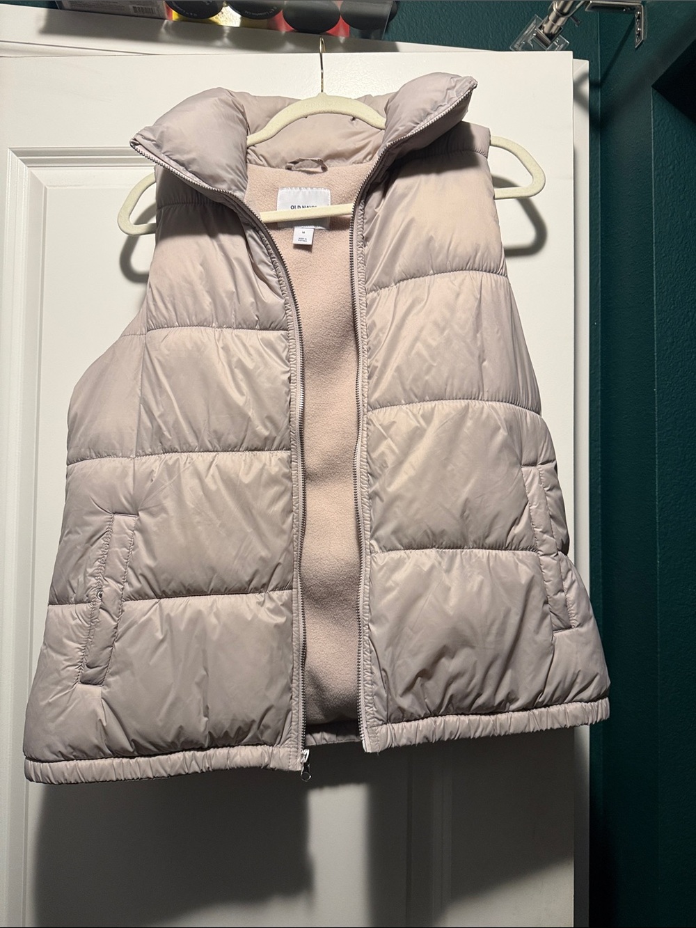 Old Navy Light Taupe Quilted Puffer Vest